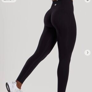 Women's Best - Define 2.0 Seamless Scrunch Leggings | Black SZ. Small